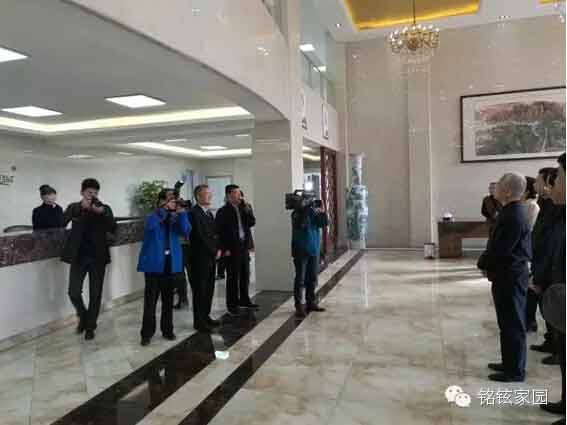 九江市委書記、市長親臨銘鉉集團考察